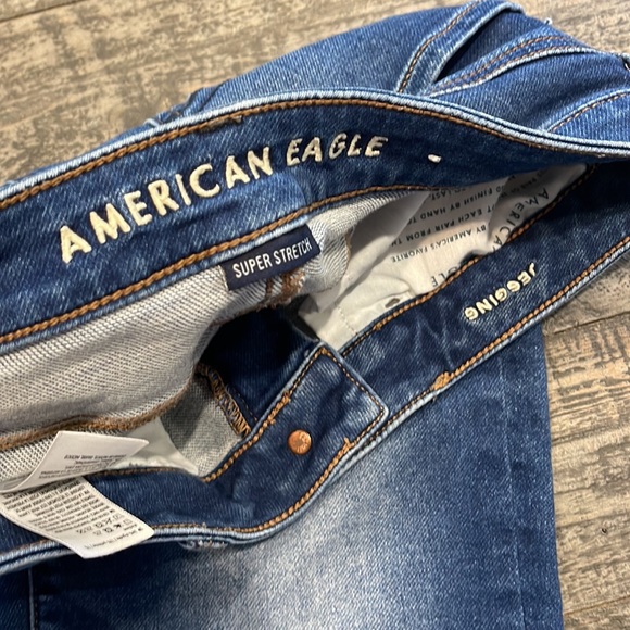 💙NWOT Am Eagle Super stretch Butter Soft lightly distressed Jegging Jeans 💙 - Picture 8 of 9